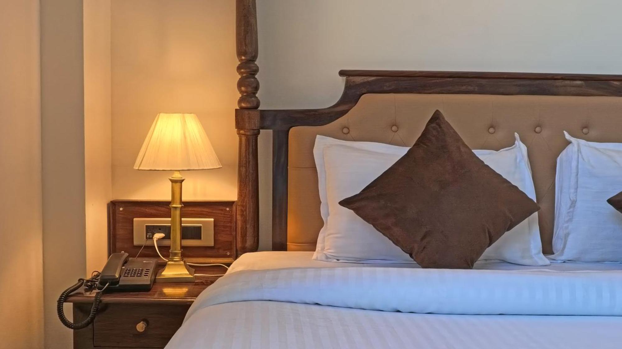 Dera Pichola- A Lake Facing Boutique Hotel Udaipur Exterior foto