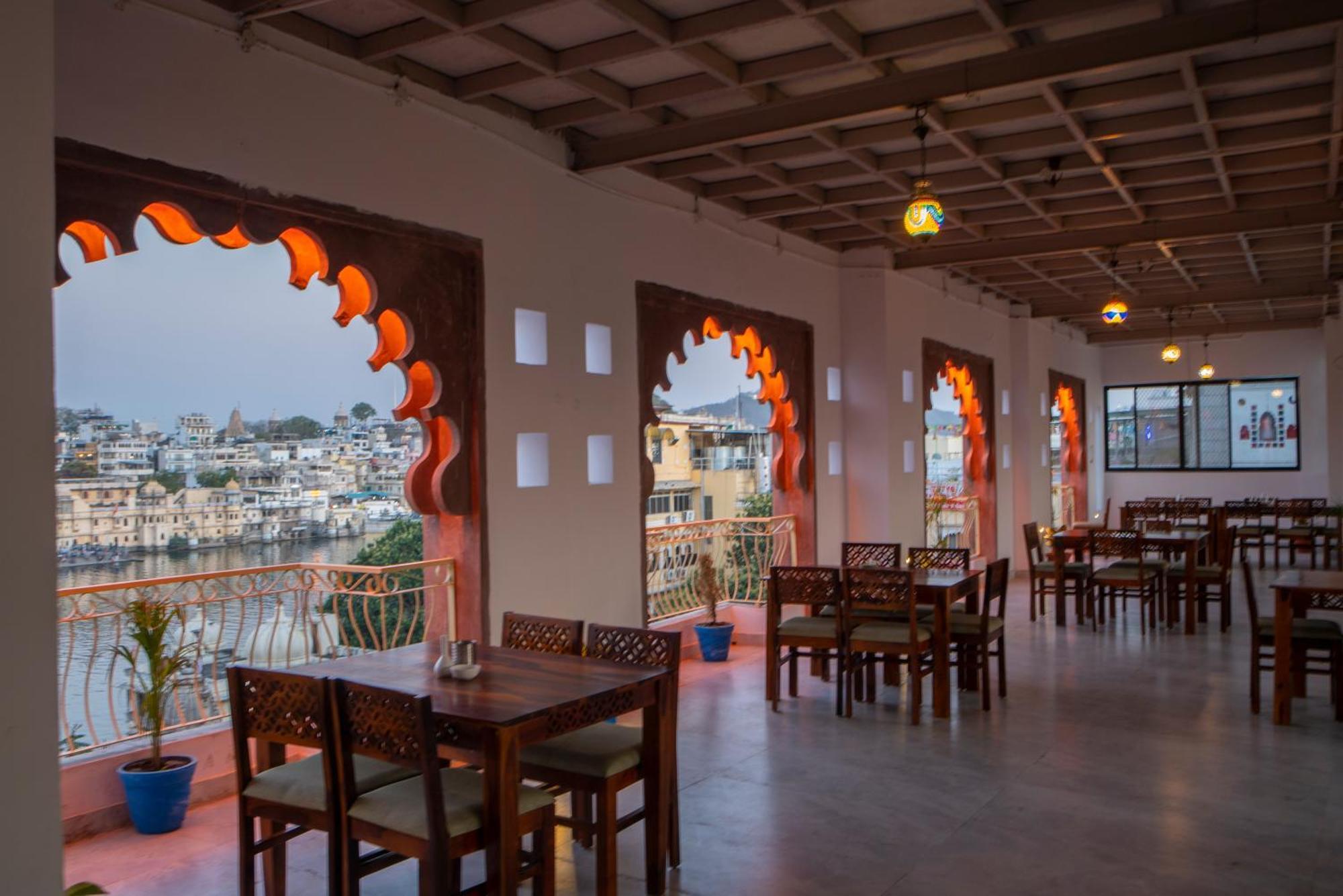 Dera Pichola- A Lake Facing Boutique Hotel Udaipur Exterior foto