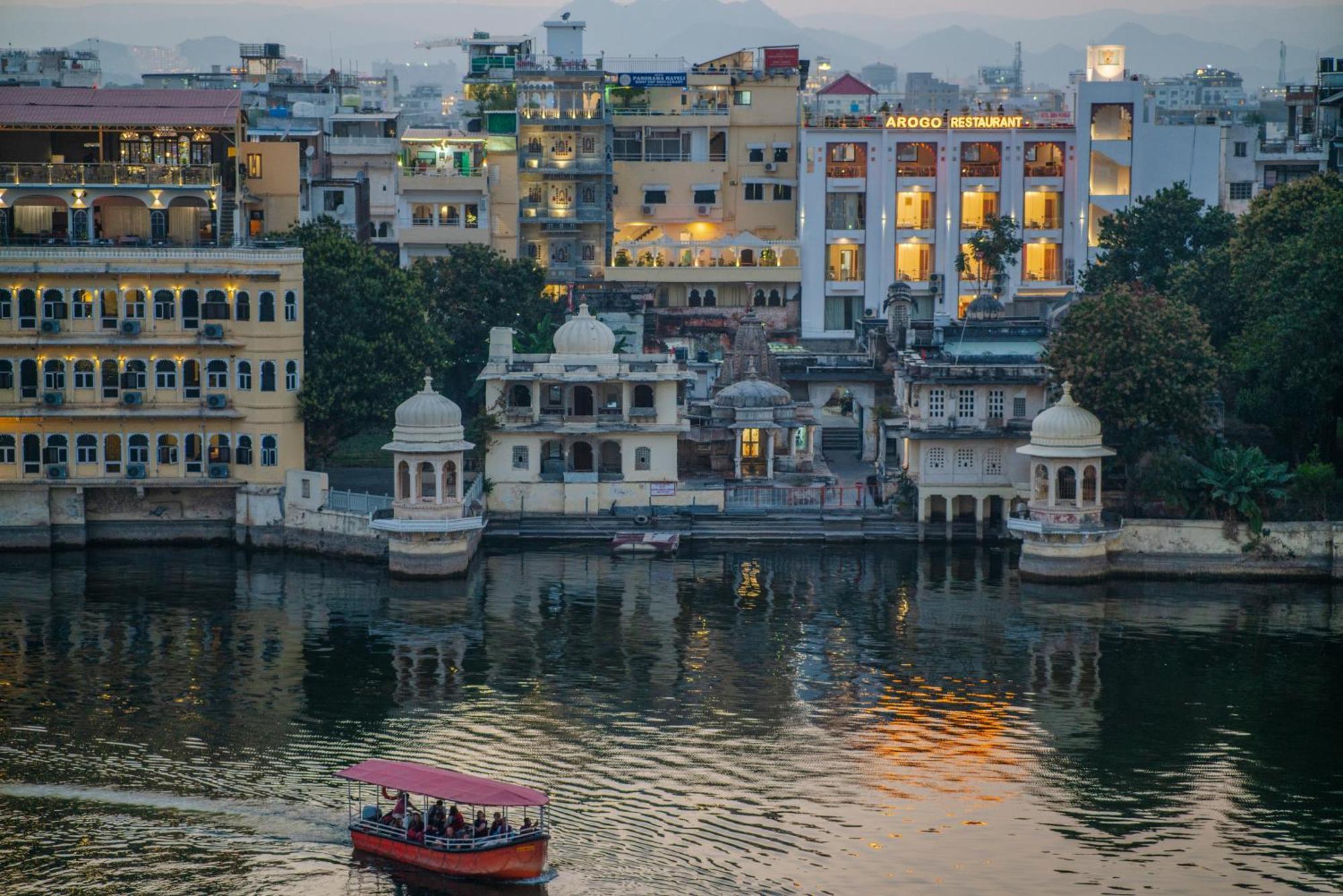 Dera Pichola- A Lake Facing Boutique Hotel Udaipur Exterior foto